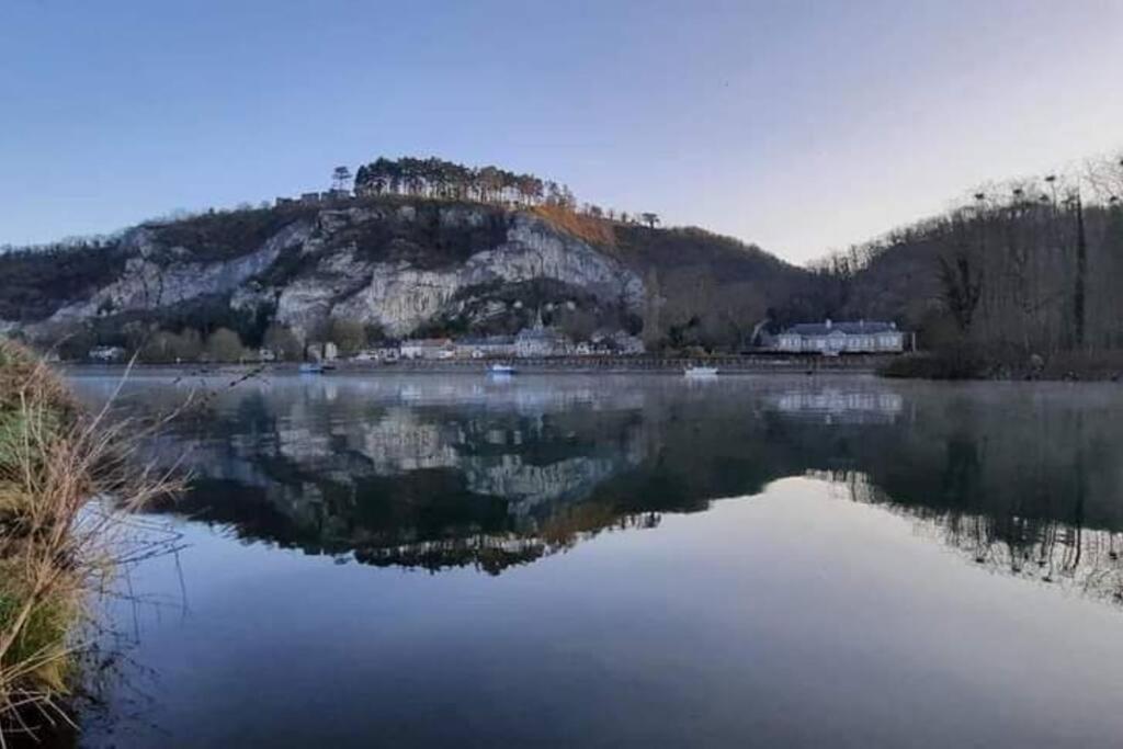 Maison bucolique à Anhée, vue Meuse et falaises Vila Exterior foto
